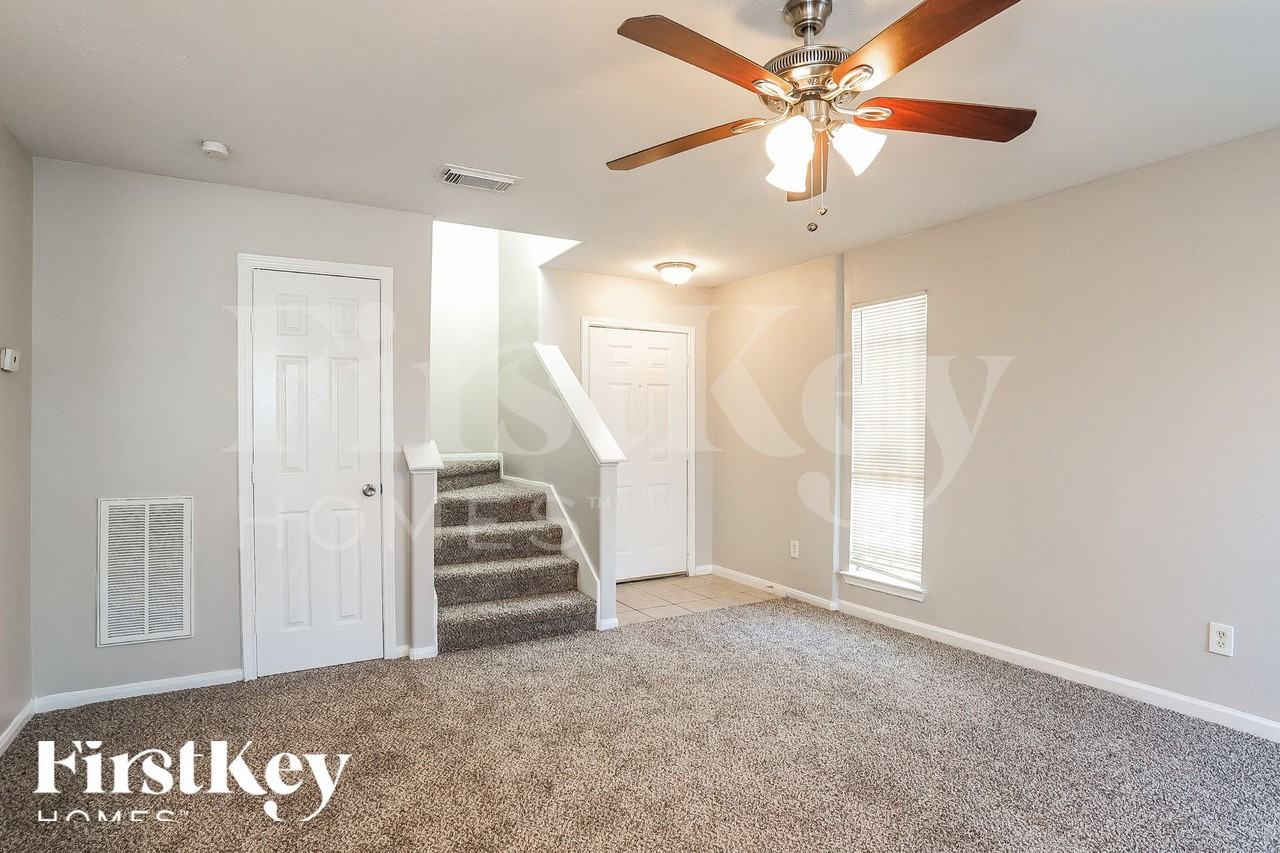 12670 Ashford Riv - Photo 2 of 15