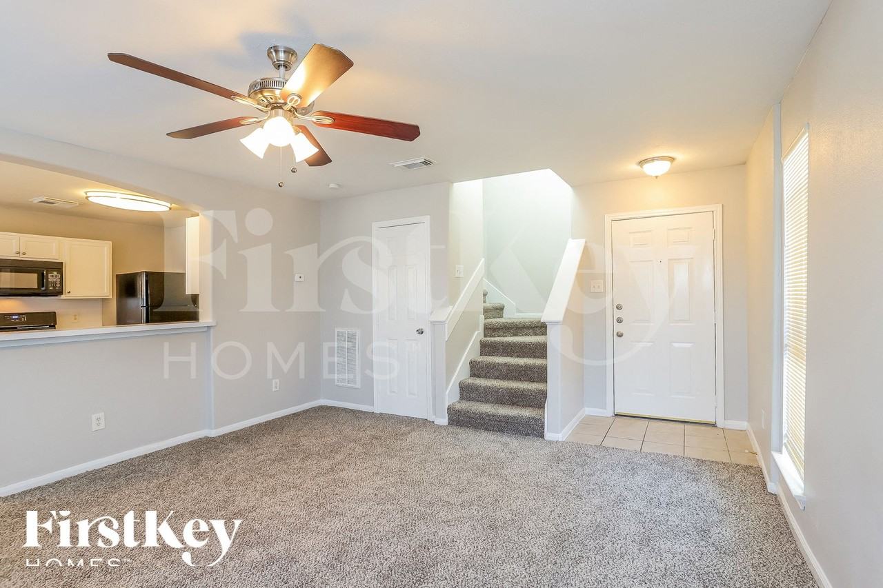 12670 Ashford Riv - Photo 3 of 15