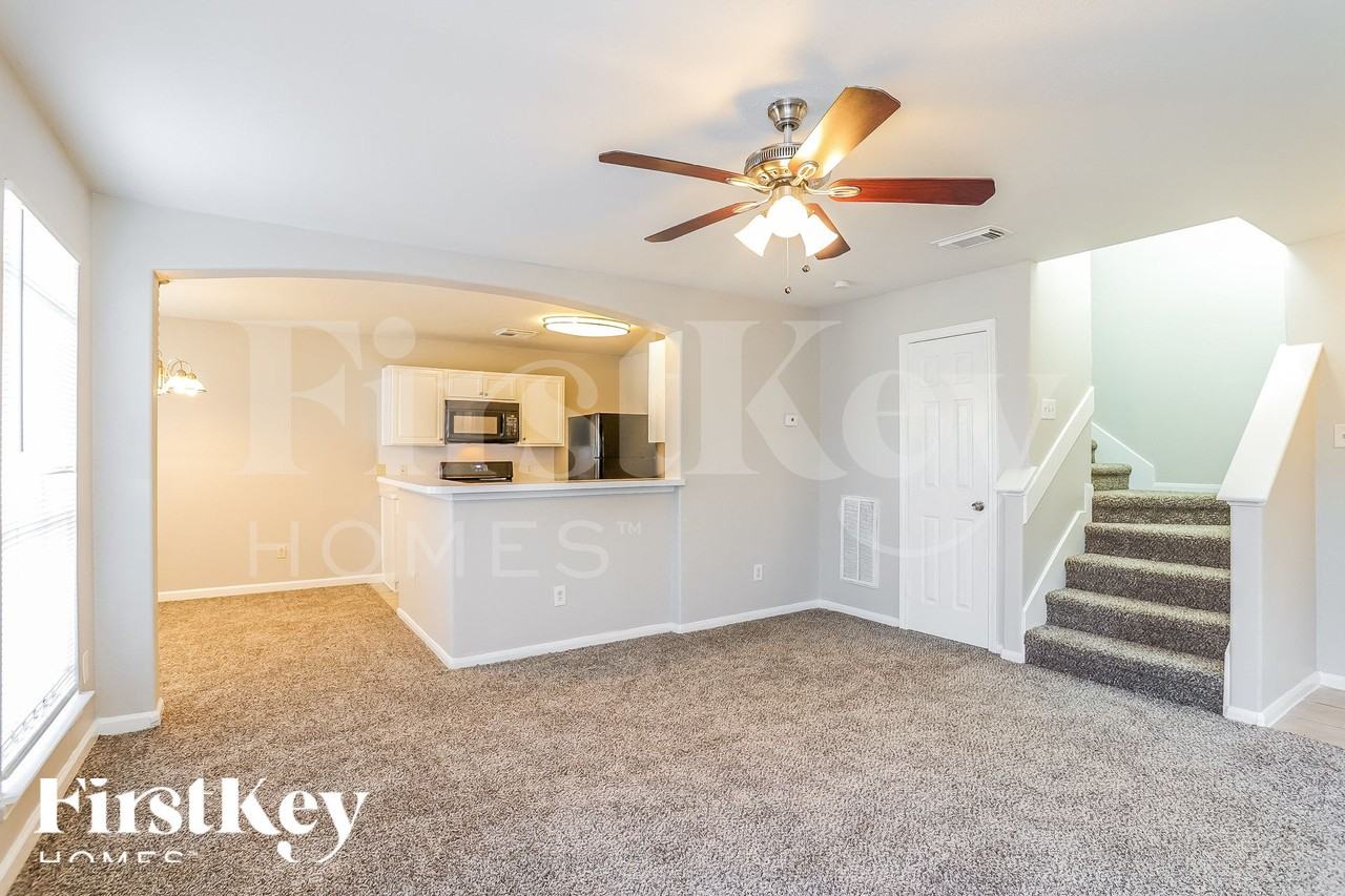 12670 Ashford Riv - Photo 4 of 15