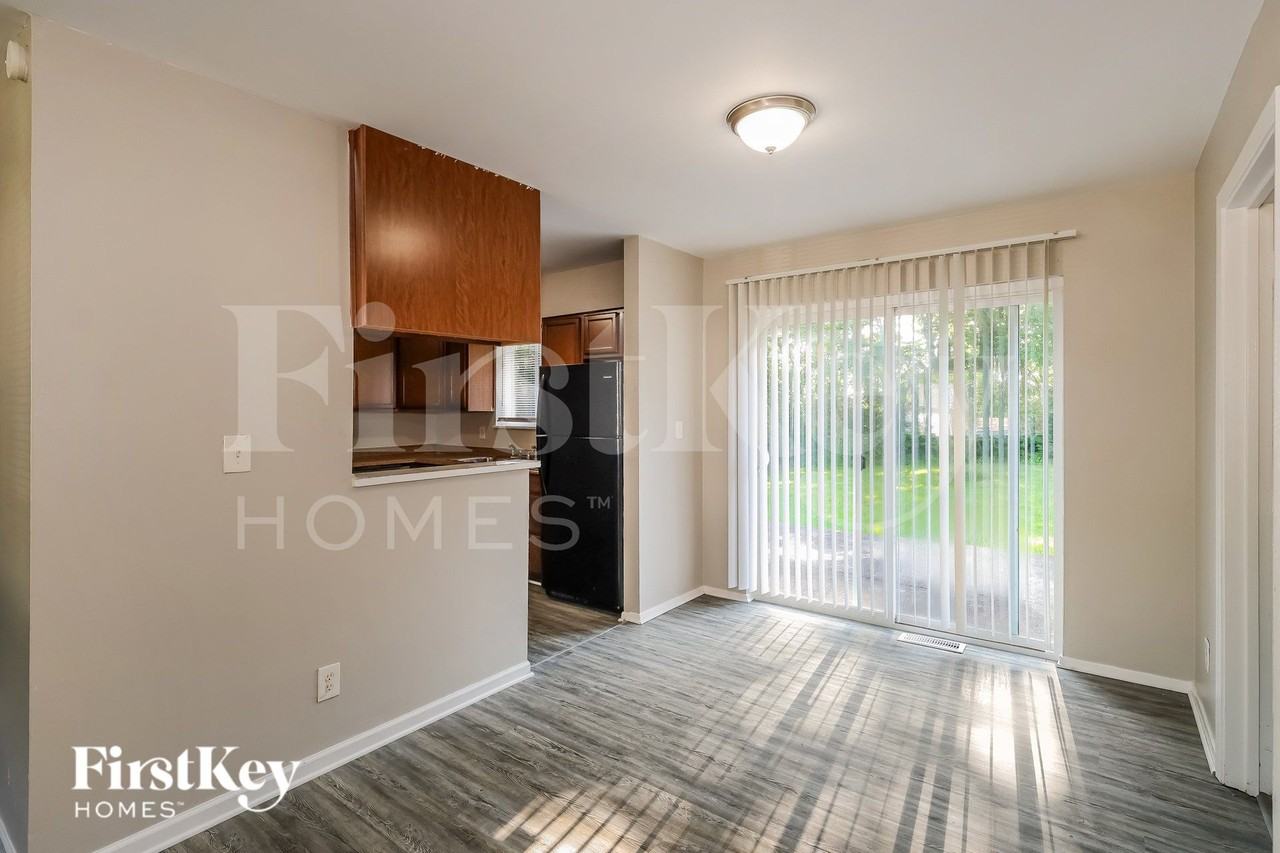10602 Morning Glory Ln - Photo 4 of 16