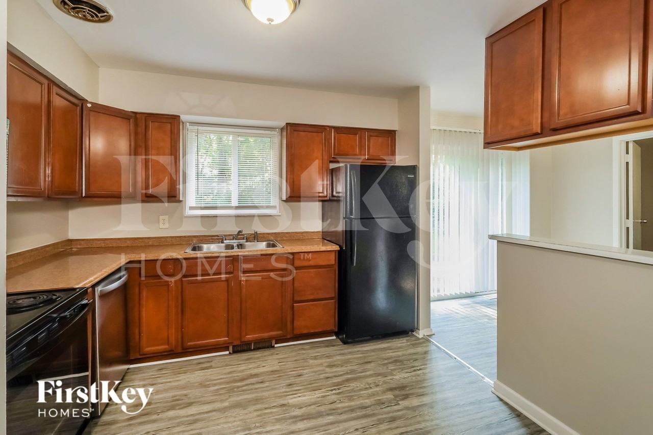 10602 Morning Glory Ln - Photo 6 of 16