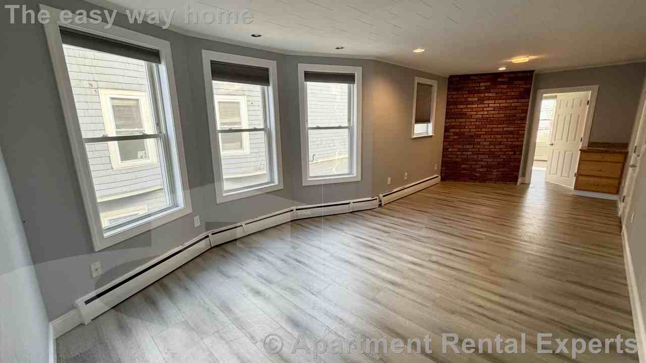35 School St #4 - Photo 5 of 13