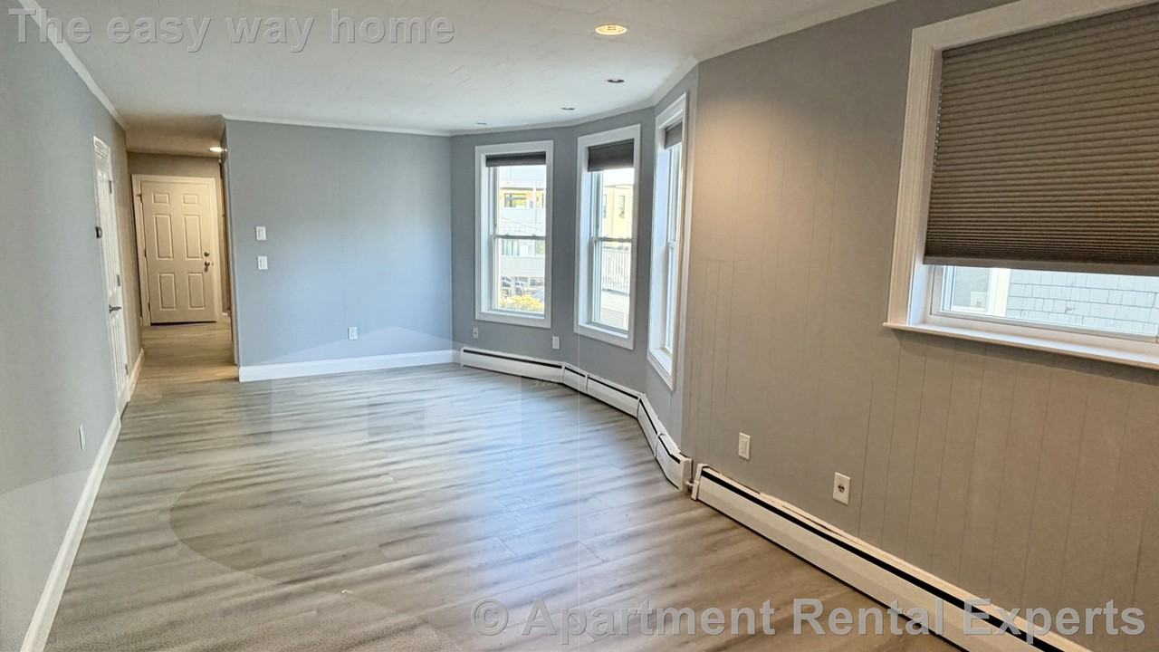 35 School St #4 - Photo 7 of 13