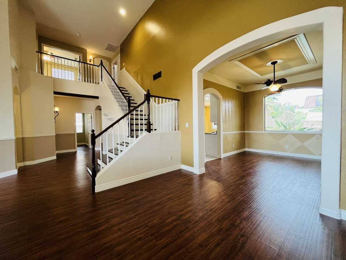 8934 W Salter Dr - Photo 5 of 32