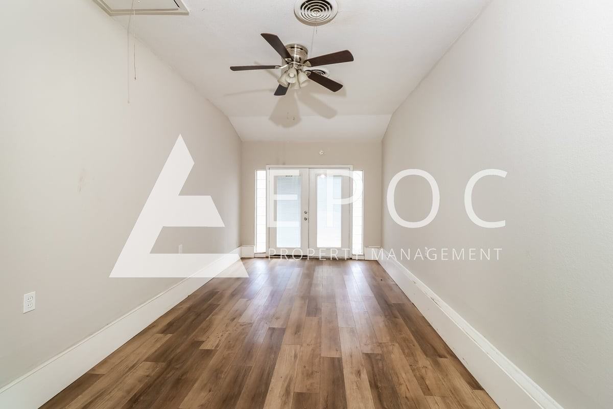 1713 Greenwood Ave - Photo 4 of 15