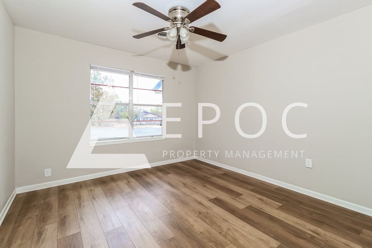 1713 Greenwood Ave - Photo 5 of 15