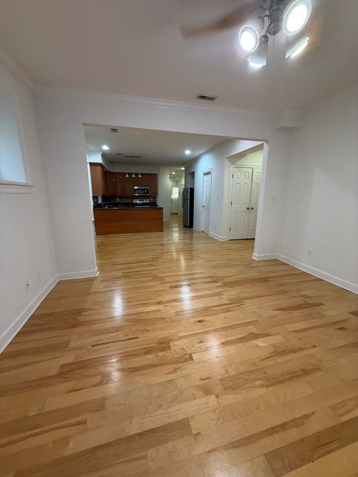 4372 W Pine Blvd - Photo 3 of 18