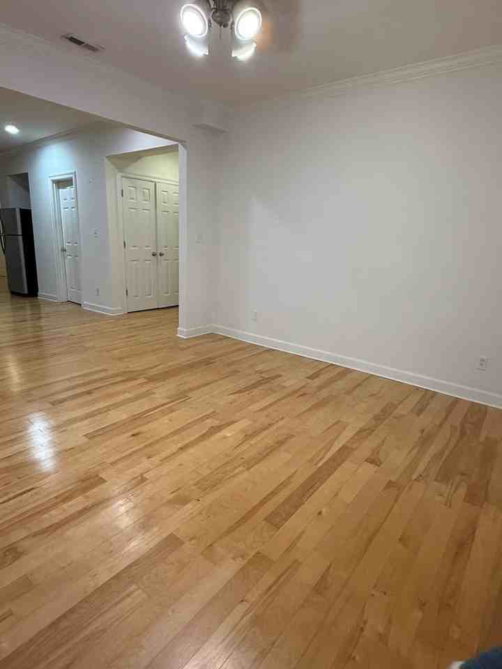 4372 W Pine Blvd - Photo 4 of 18