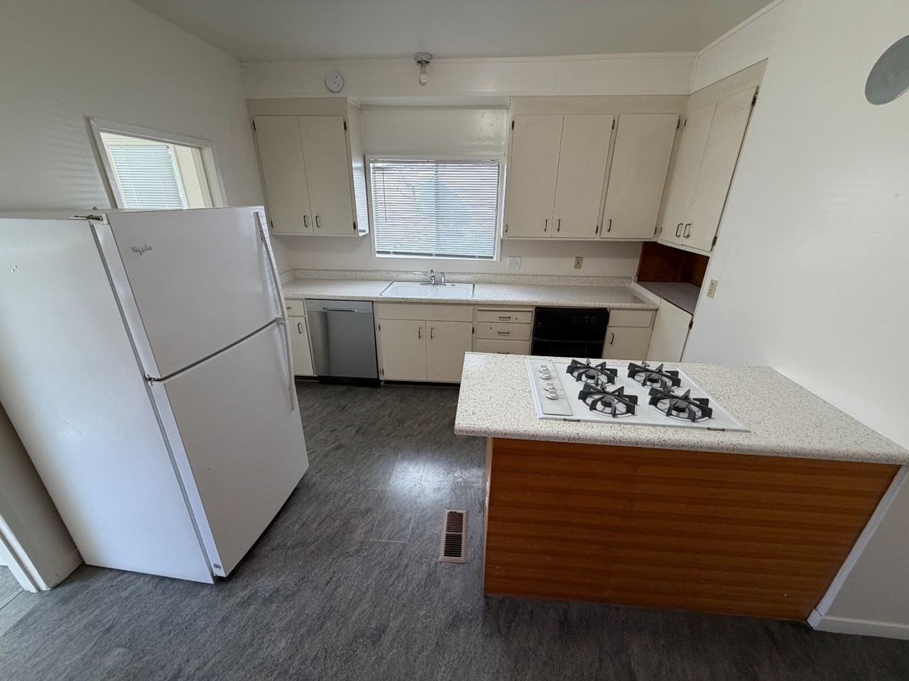 109 S 16th St - Photo 7 of 18
