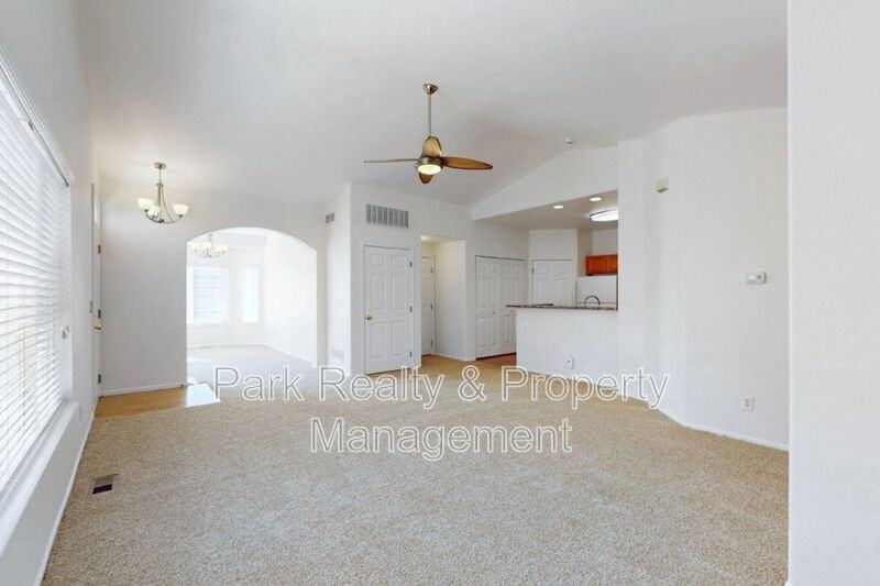 12217 E 2nd Ave - Photo 5 of 31