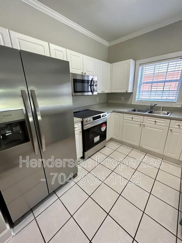 9050 Meadow Vista Rd - Photo 2 of 15