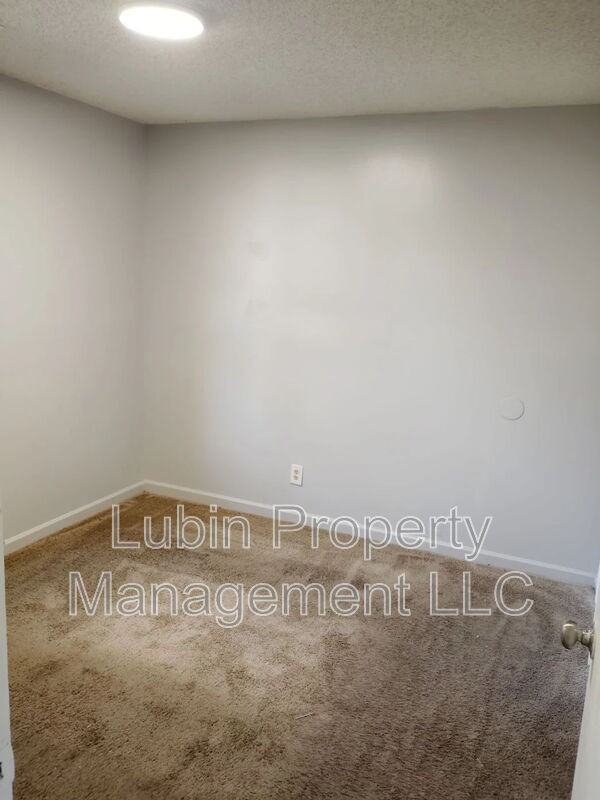 1623 Carpenter St - Photo 5 of 7
