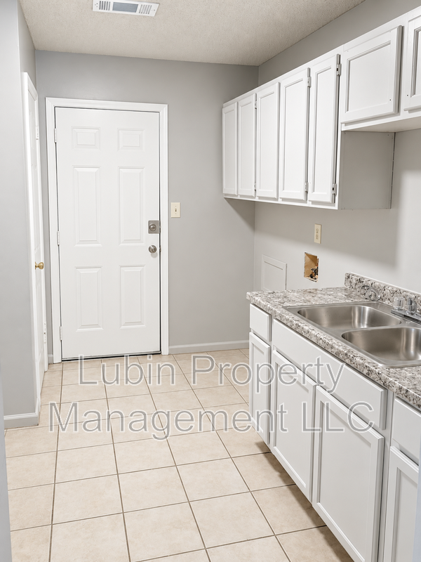 1623 Carpenter St - Photo 6 of 7