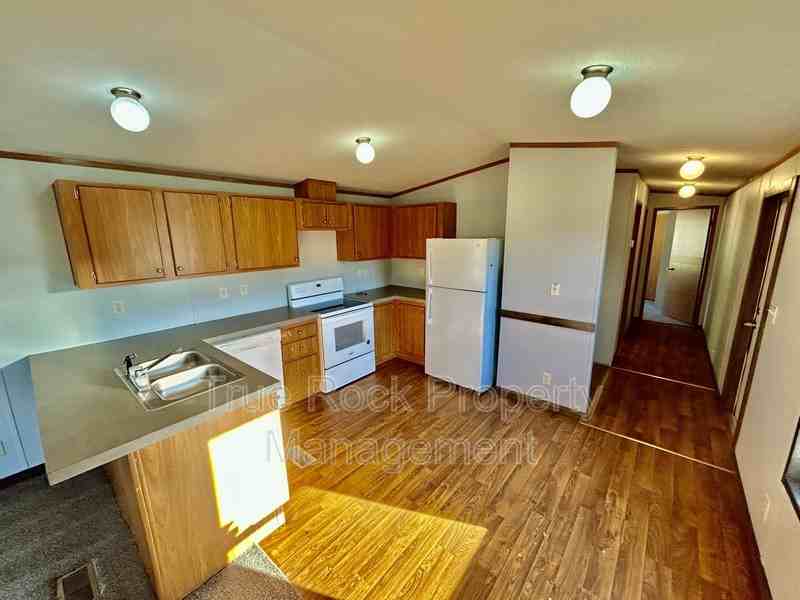 16327 County Road 3594 - Photo 4 of 11