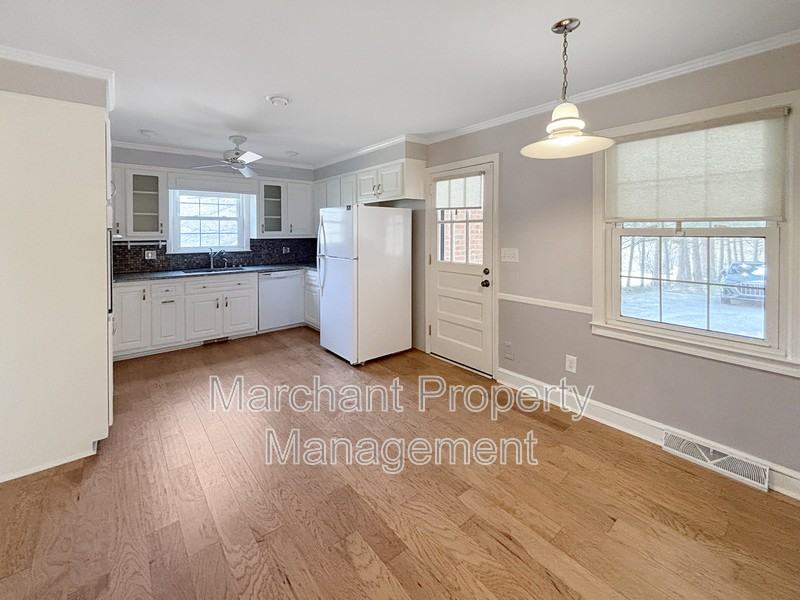 4 Yarmouth Ct - Photo 5 of 24