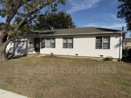 featured image of 4753 S Lawton Ave