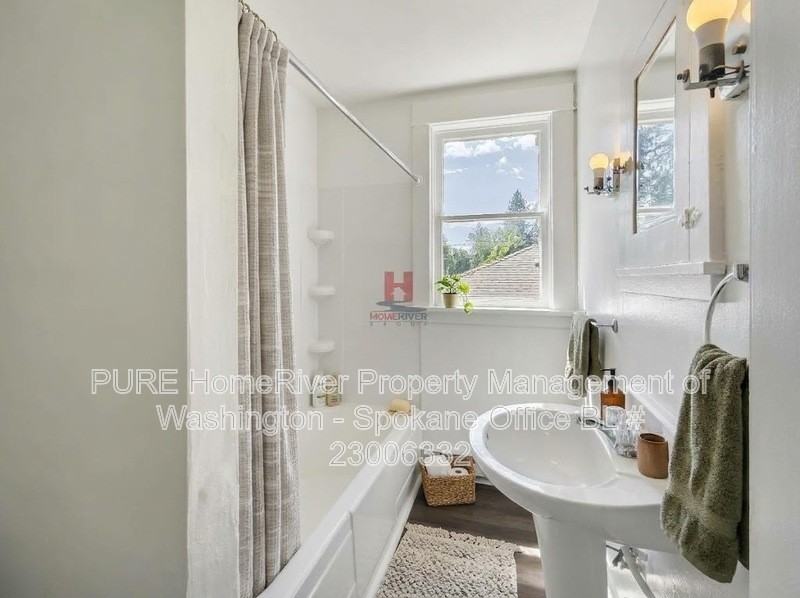634 E 23rd Ave #D1 - Photo 5 of 19
