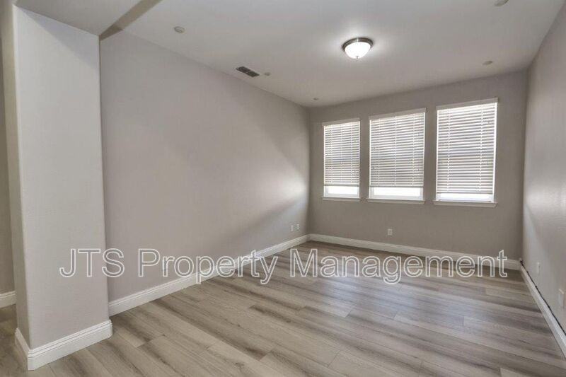 5424 Washoe St - Photo 4 of 50