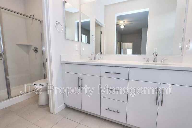 340 1st Ave - Photo 5 of 50