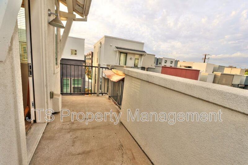 340 1st Ave - Photo 7 of 50