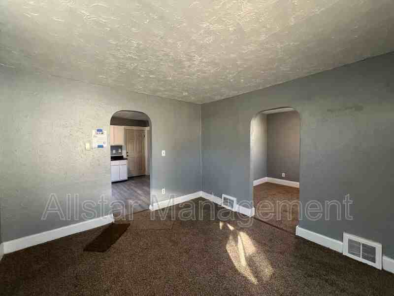 3062 E 130th St - Photo 6 of 18