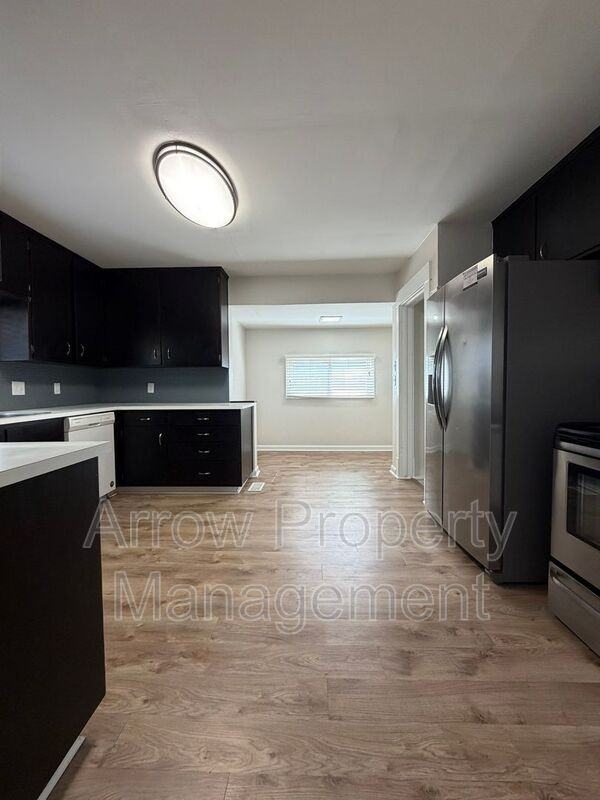 1459 Plum St #1 - Photo 3 of 38