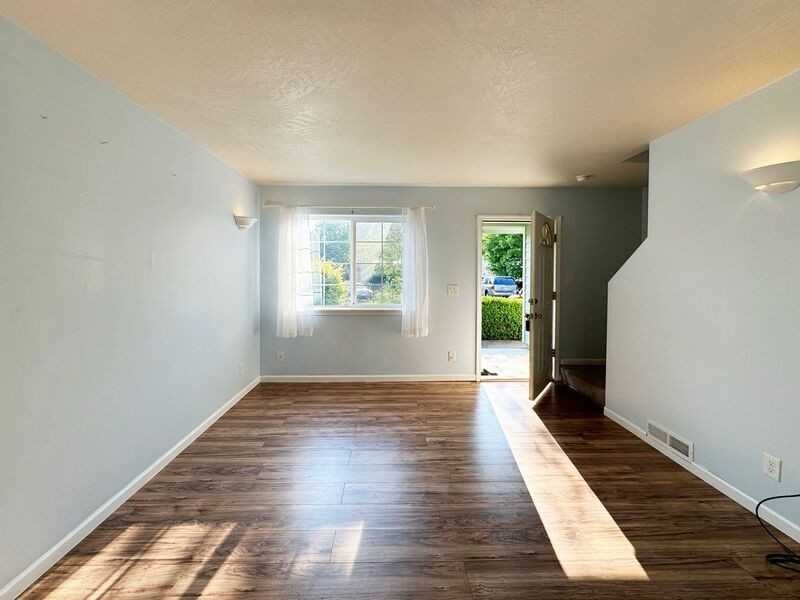 3697 Westleigh St - Photo 3 of 40