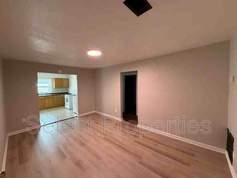 701 Airport Rd #11 - Photo 2 of 11