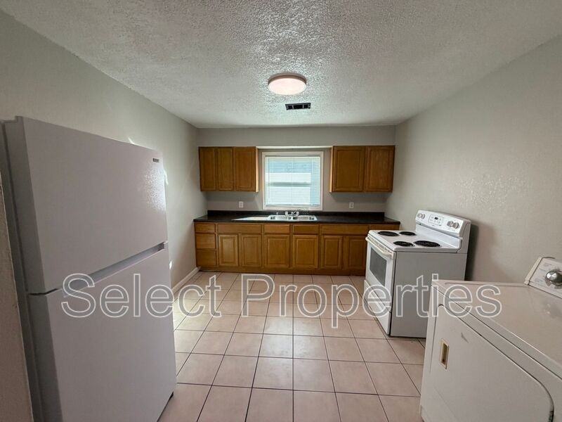 701 Airport Rd #11 - Photo 3 of 11
