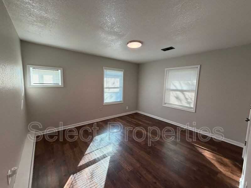 701 Airport Rd #11 - Photo 6 of 11