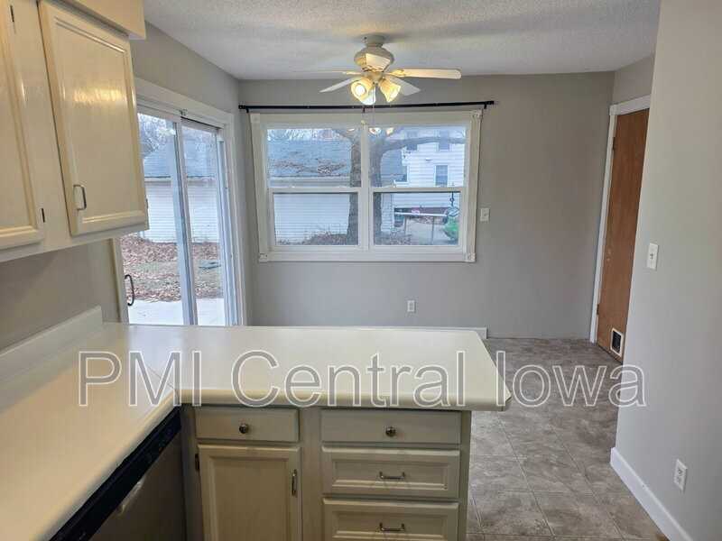 4405 68th St - Photo 5 of 36