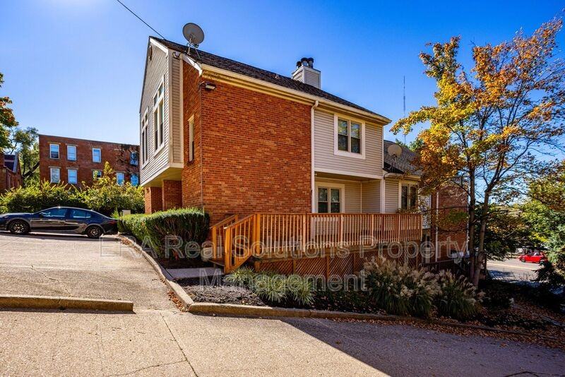 2126 Gilbert Ave #B - Photo 2 of 40