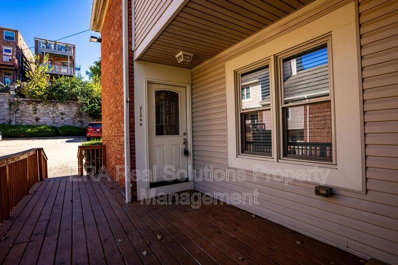 2126 Gilbert Ave #B - Photo 4 of 40