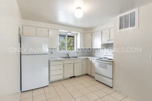 featured image of 825 N Main St