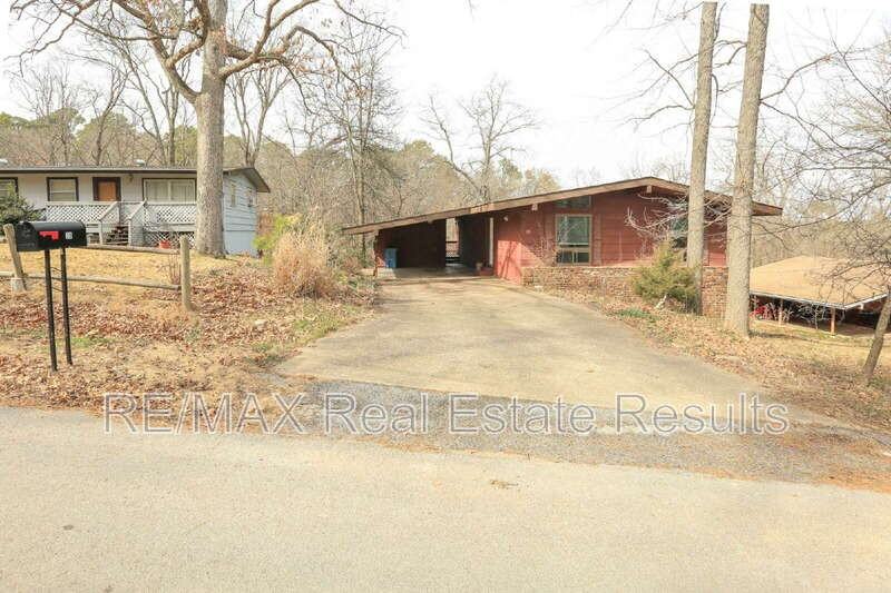 39 Sheneman Dr - Photo 2 of 25