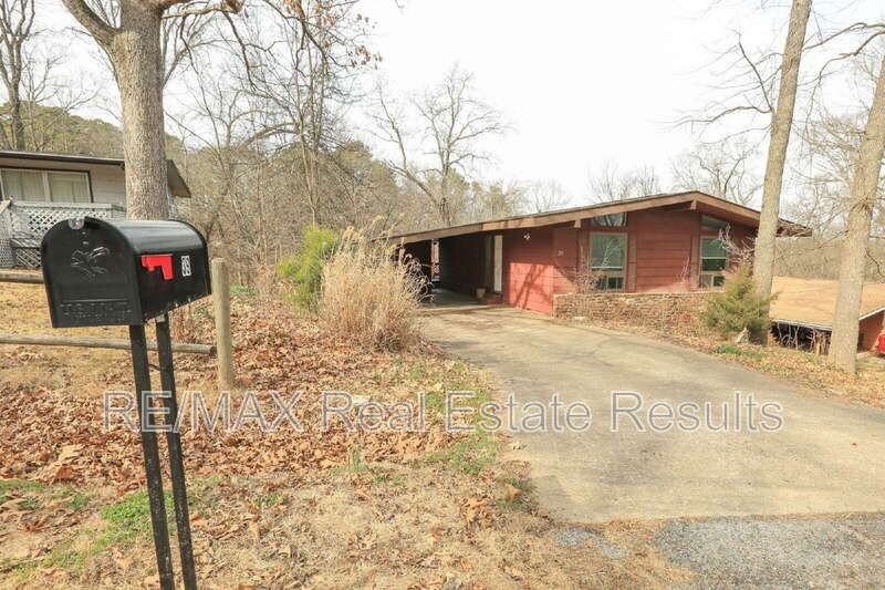 39 Sheneman Dr - Photo 3 of 25