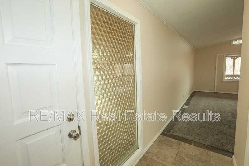 39 Sheneman Dr - Photo 5 of 25
