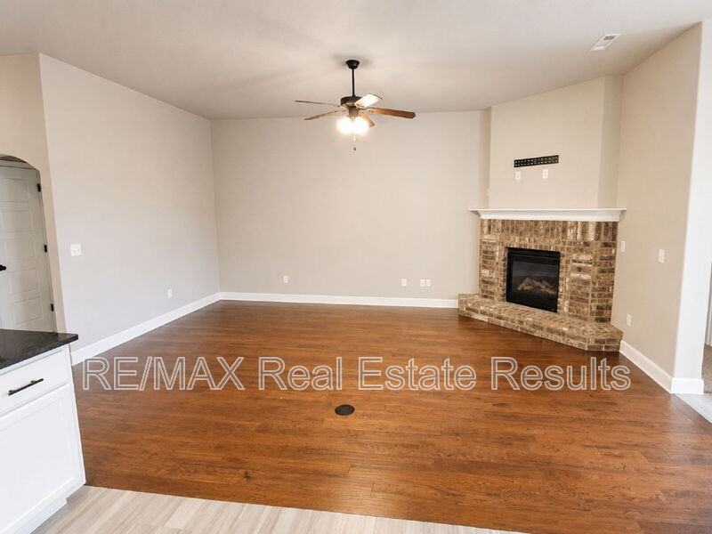 511 Melrose Pl - Photo 4 of 19