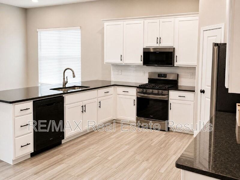 511 Melrose Pl - Photo 7 of 19