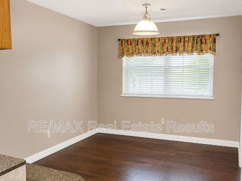 1810 Crouch St - Photo 7 of 16