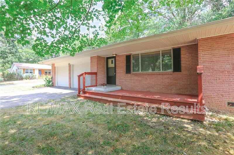 411 Kate Smith St - Photo 2 of 23