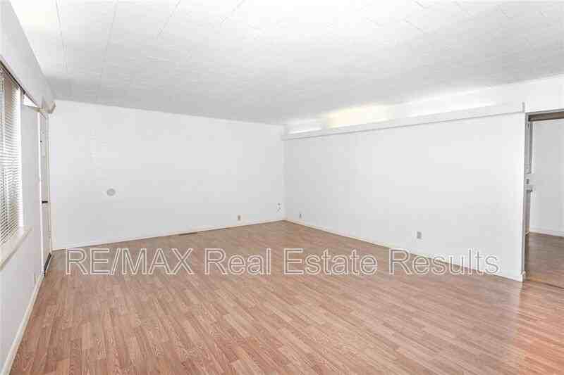 411 Kate Smith St - Photo 4 of 23