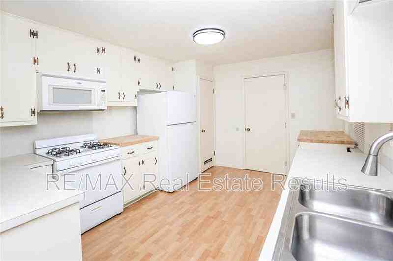 411 Kate Smith St - Photo 7 of 23