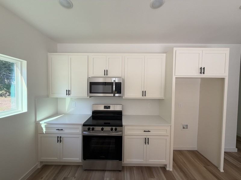 137 E Marshall St - Photo 3 of 10