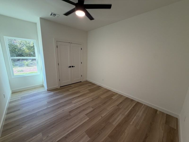 137 E Marshall St - Photo 6 of 10
