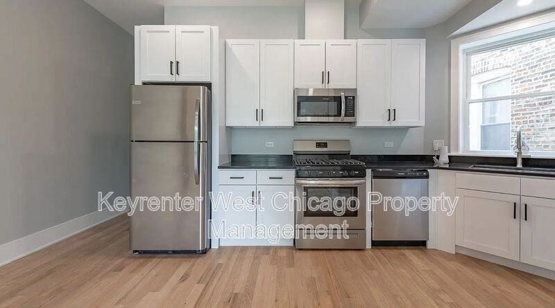 3246 W Fulton Blvd #1 - Photo 5 of 15