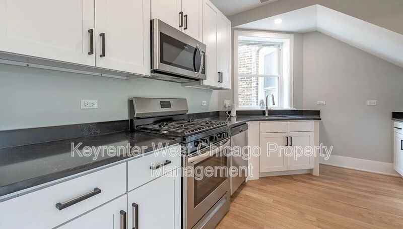 3246 W Fulton Blvd #1 - Photo 6 of 15