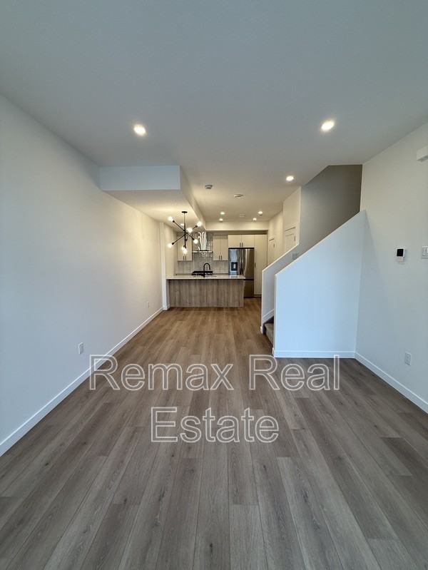 12114 124 St Nw #MAIN - Photo 3 of 10