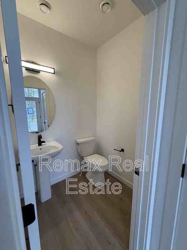 12114 124 St Nw #MAIN - Photo 4 of 10