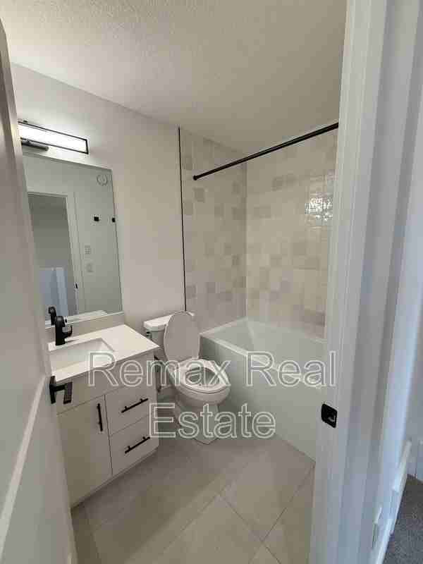 12114 124 St Nw #MAIN - Photo 5 of 10